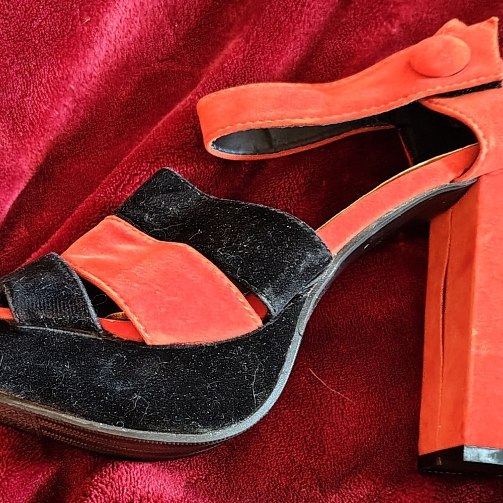 L&JLJ Women's Size 37 Size 6.5 US. Heels. - Picture 3 of 12
